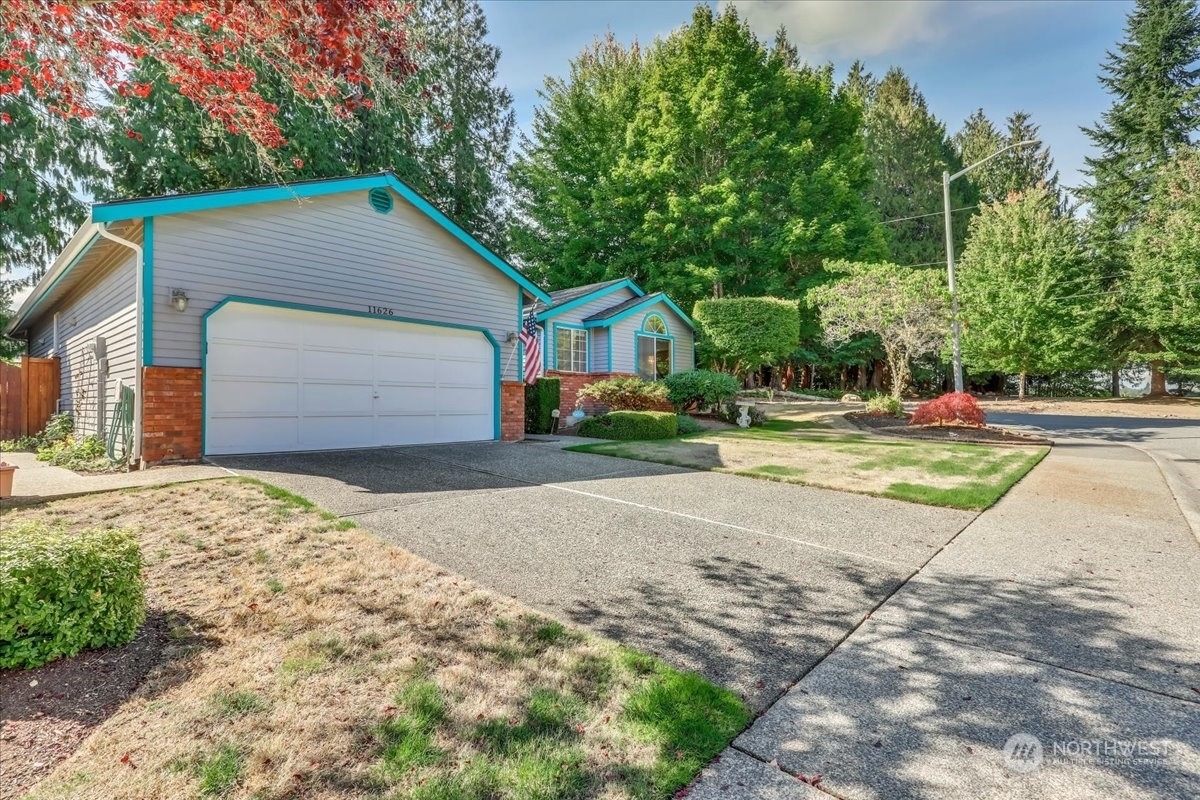 Property Photo:  11626 Meridian Place SE  WA 98258 