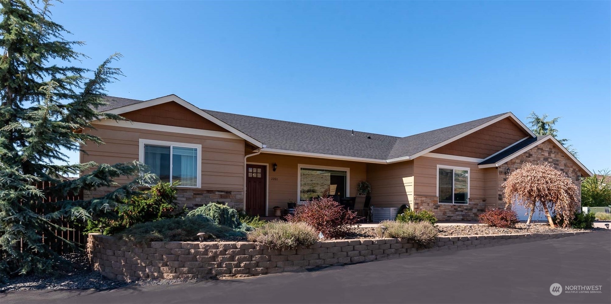 Property Photo: 2280 Deer Run Drive WA 98802
