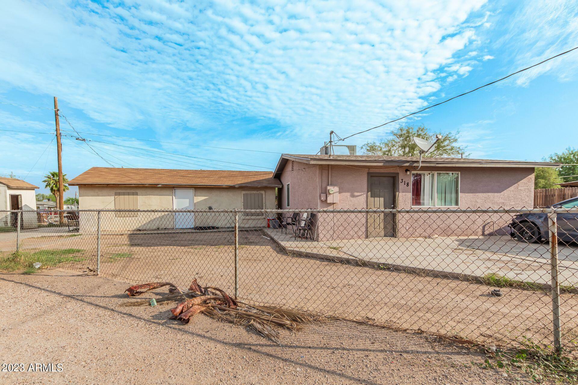 Property Photo: 318 W Phoenix Avenue AZ 85131