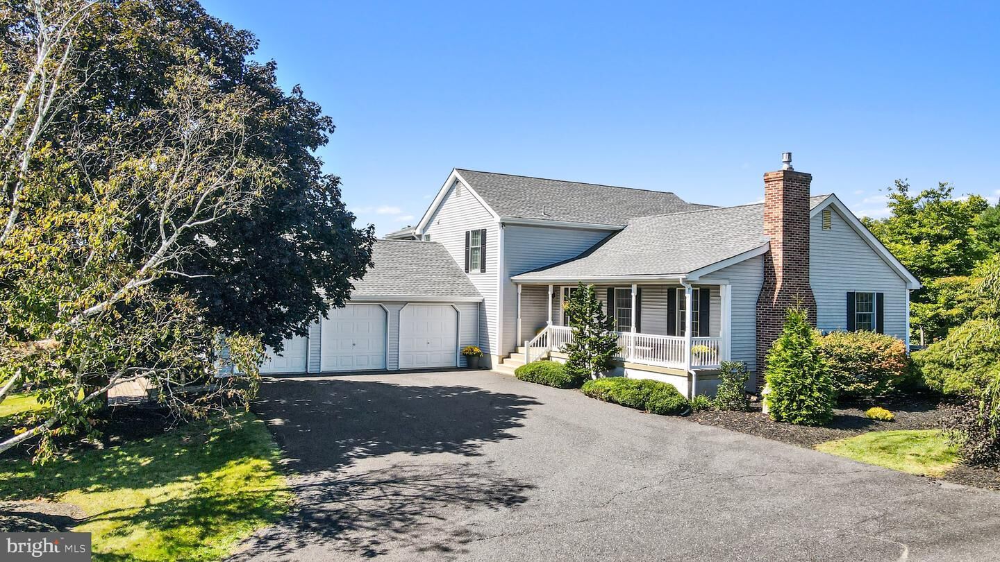 Property Photo: 2081 Mack Road PA 18041