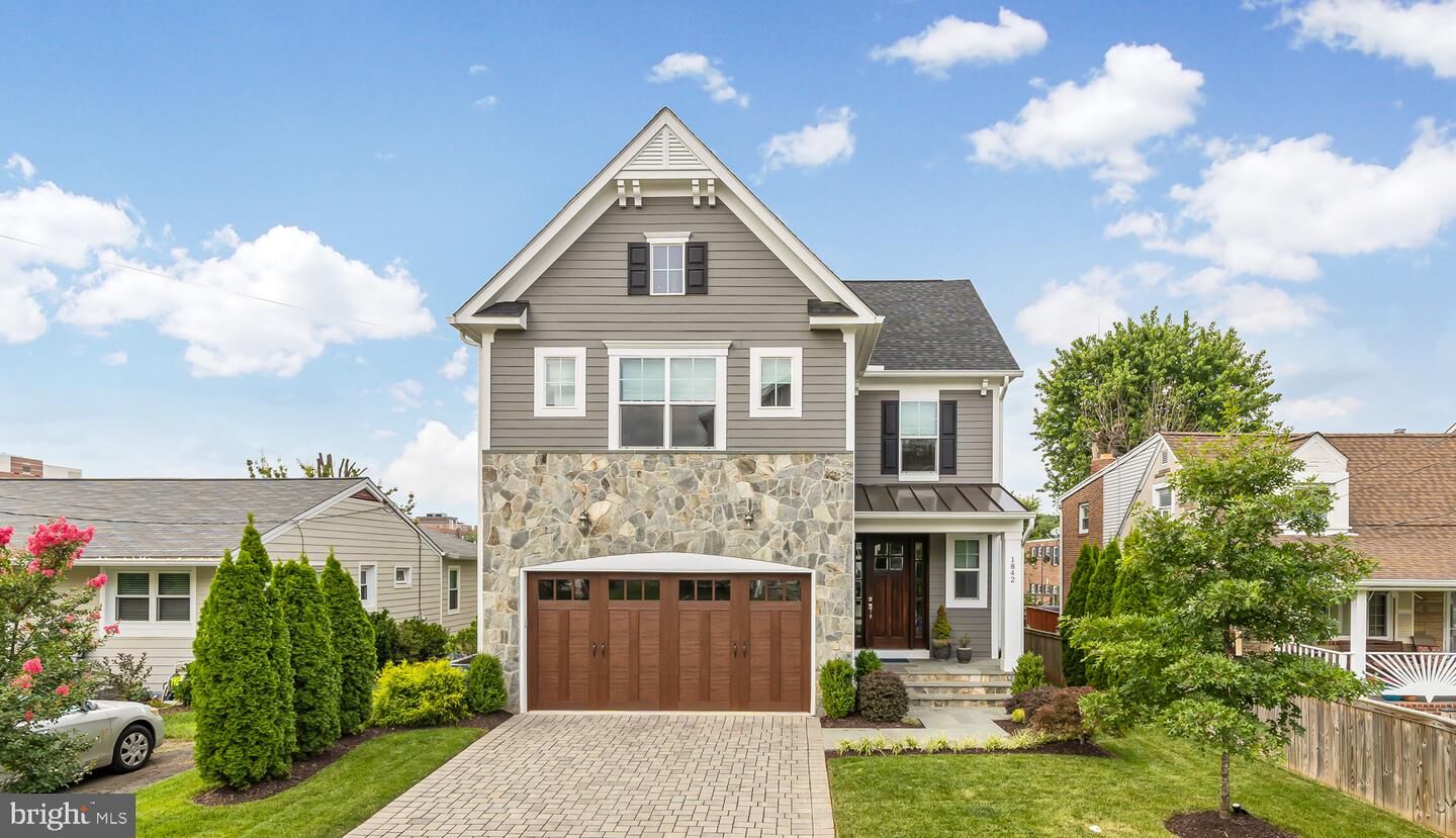 Property Photo: 1842 N Columbus Street VA 22207