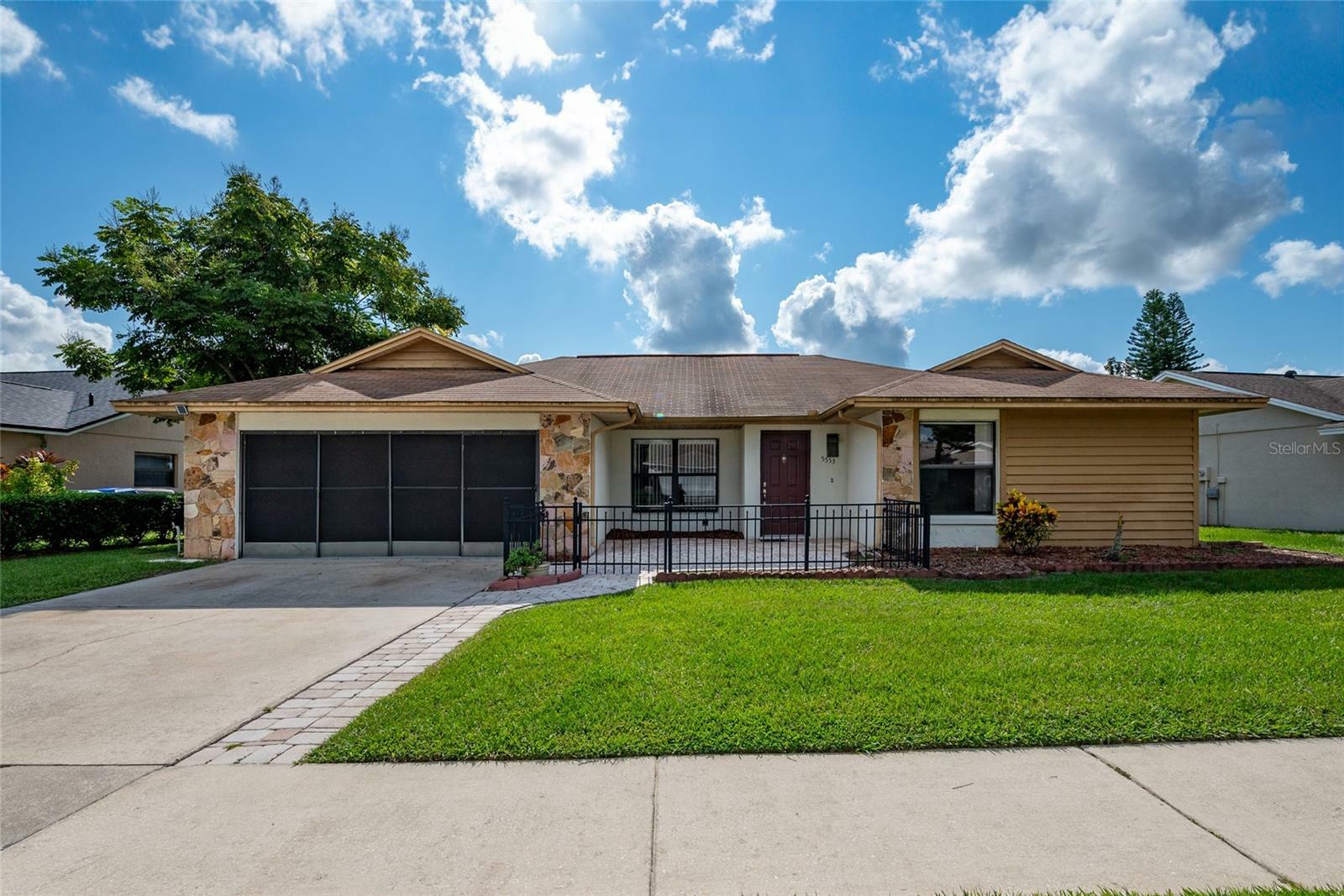 Property Photo:  5553 Deer Creek Drive  FL 32821 