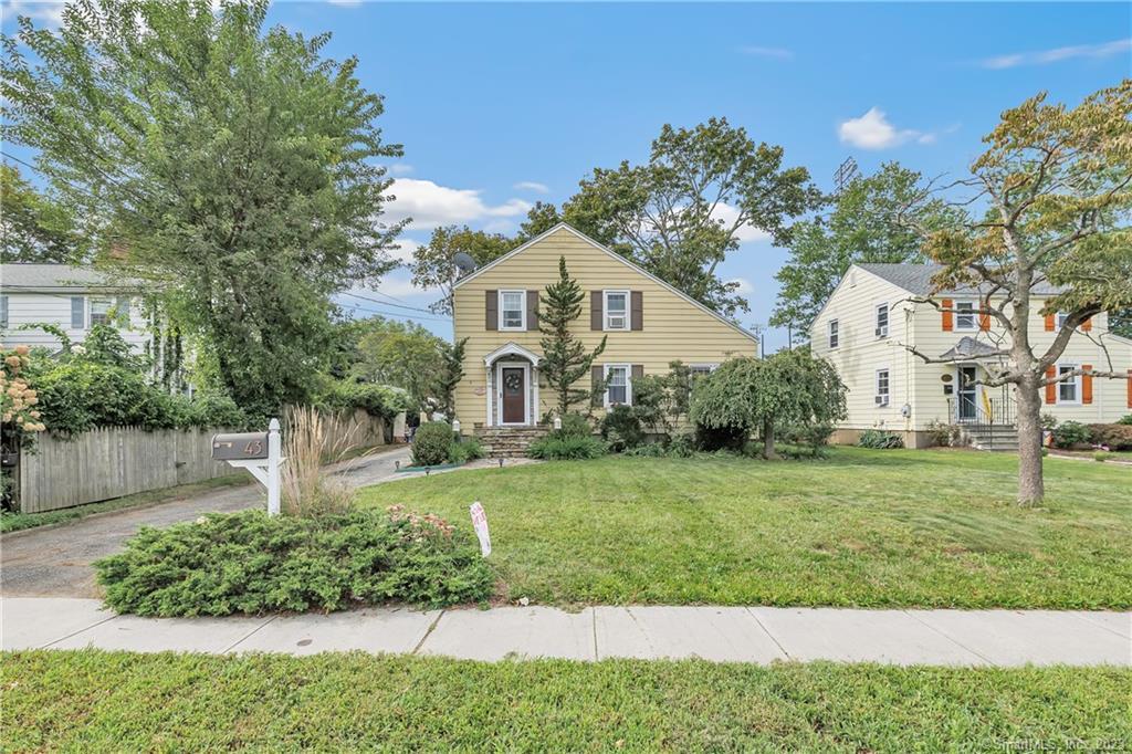 Property Photo:  43 Glendale Road  CT 06614 
