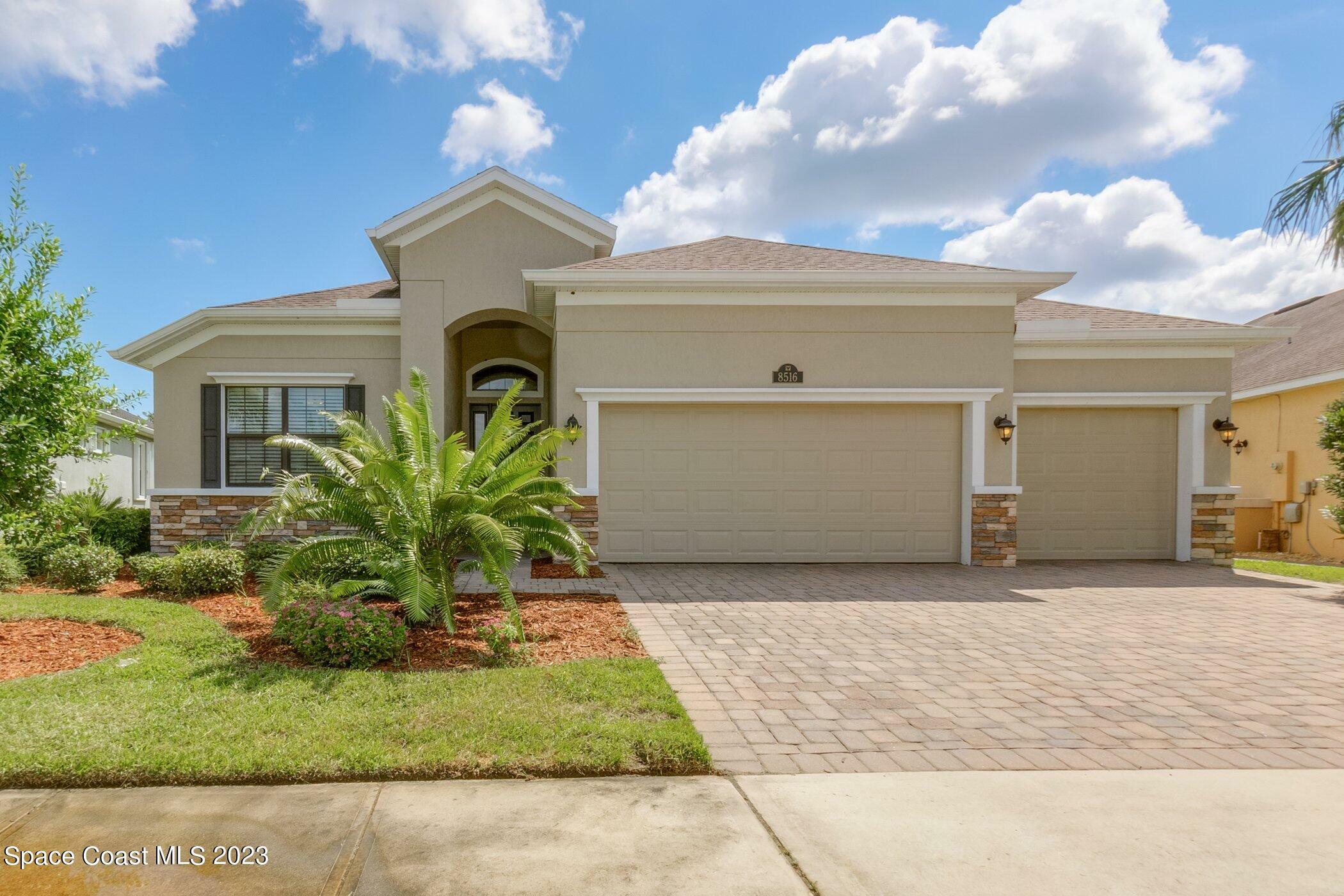 Property Photo:  8516 Stalwart Circle  FL 32940 