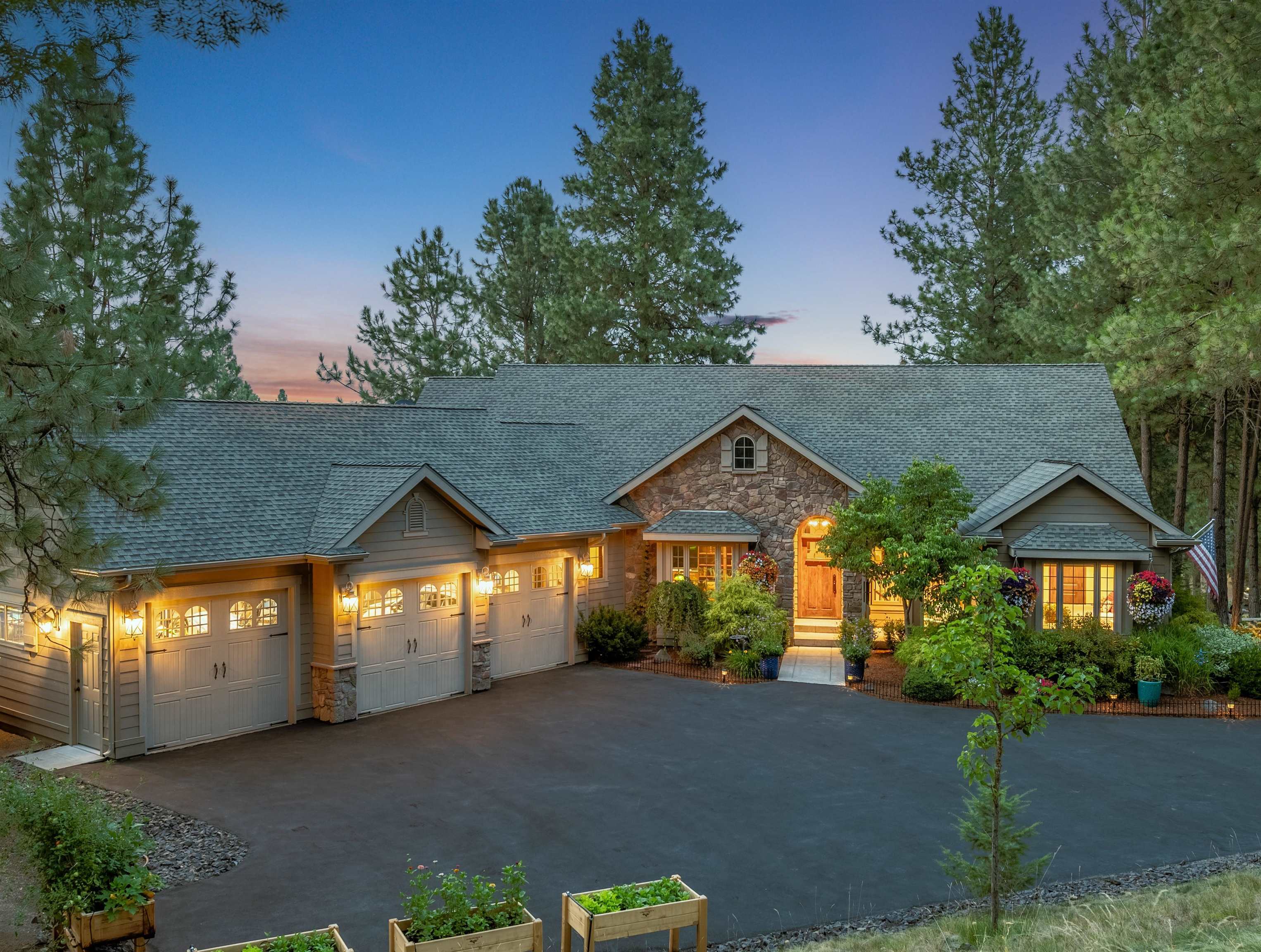 Property Photo: 13212 S Upper Meadow Ln WA 99224
