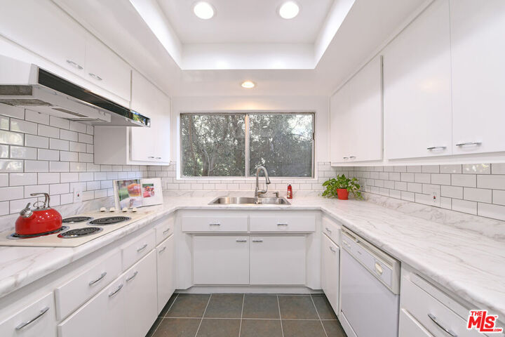 10302   Ilona Ave 1  Los Angeles CA 90064 photo