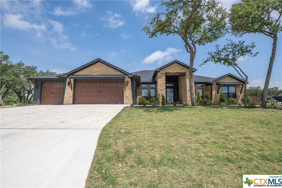 Property Photo:  2002 Bluff Drive  TX 76559 