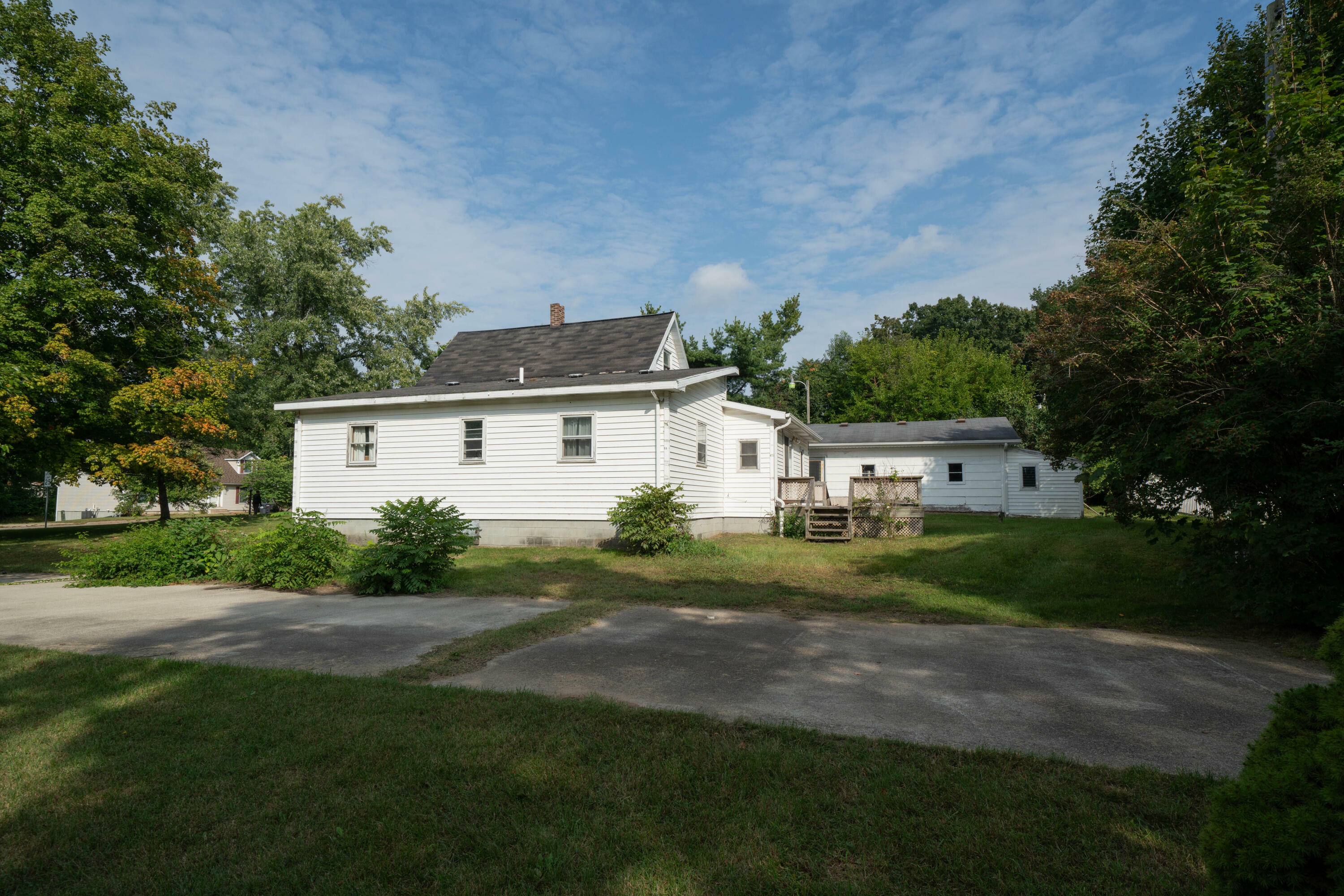 Property Photo: 900 S Haven Place MI 49090