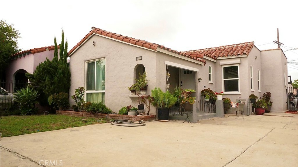 Property Photo:  517 W 110th Street  CA 90044 