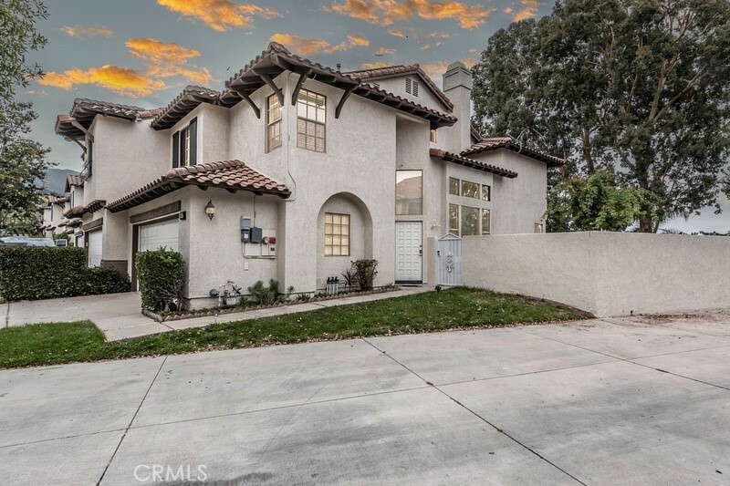 Property Photo: 1526 San Rafael Place CA 92882