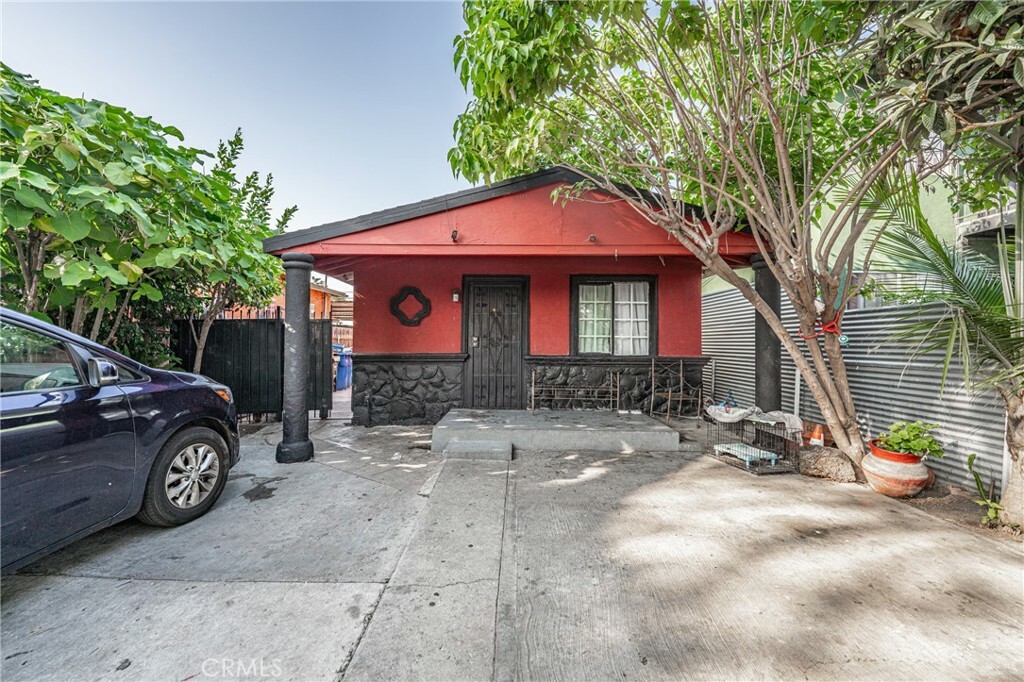 Property Photo:  747 E 112th Street  CA 90059 