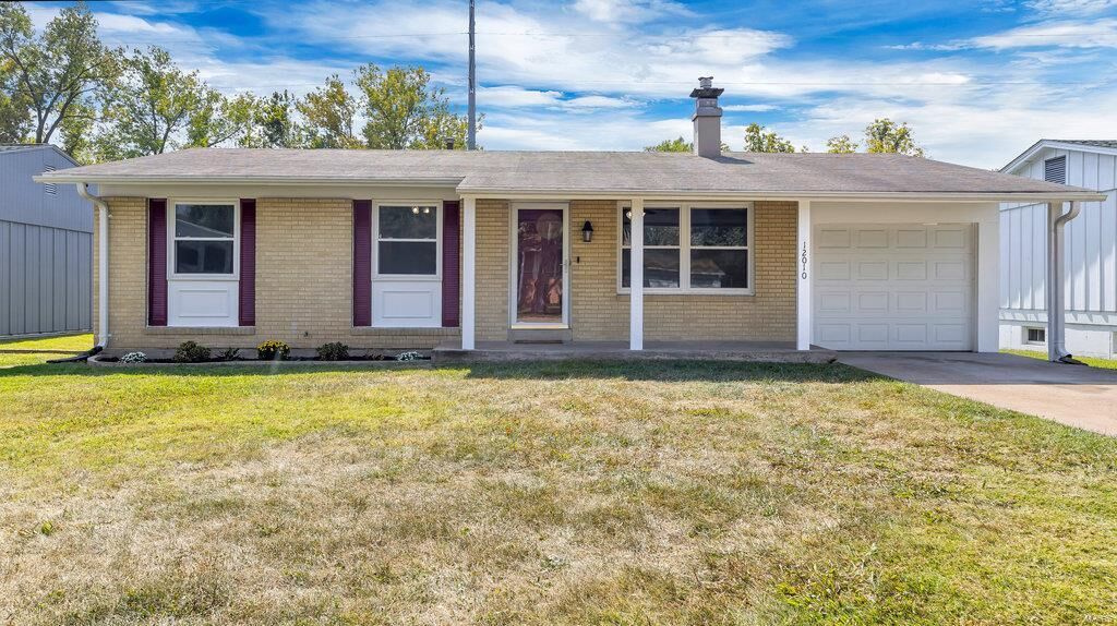 Property Photo: 12010 Glenpark Drive MO 63043