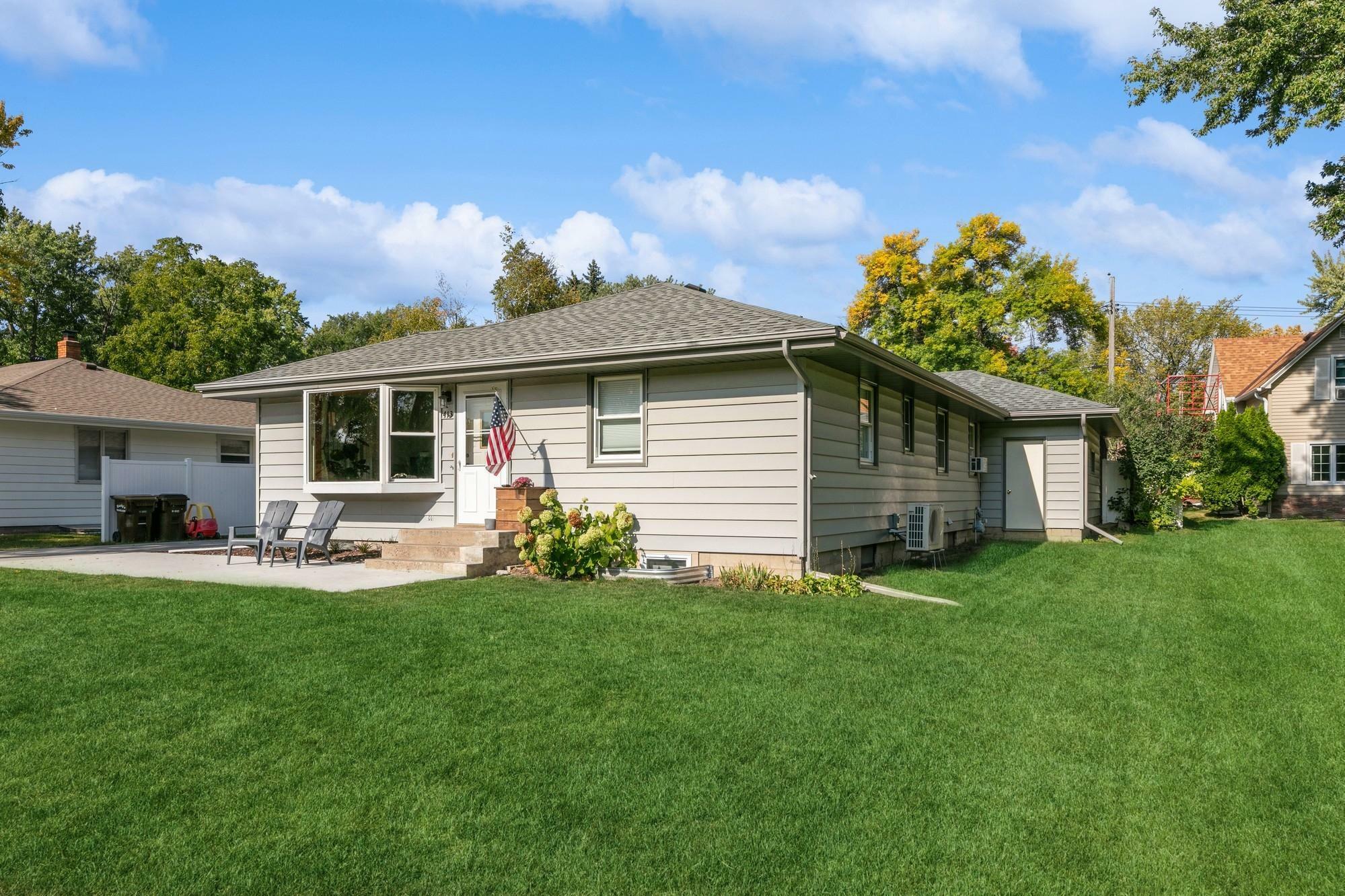 Property Photo:  413 Franklin Avenue SW  MN 55388 