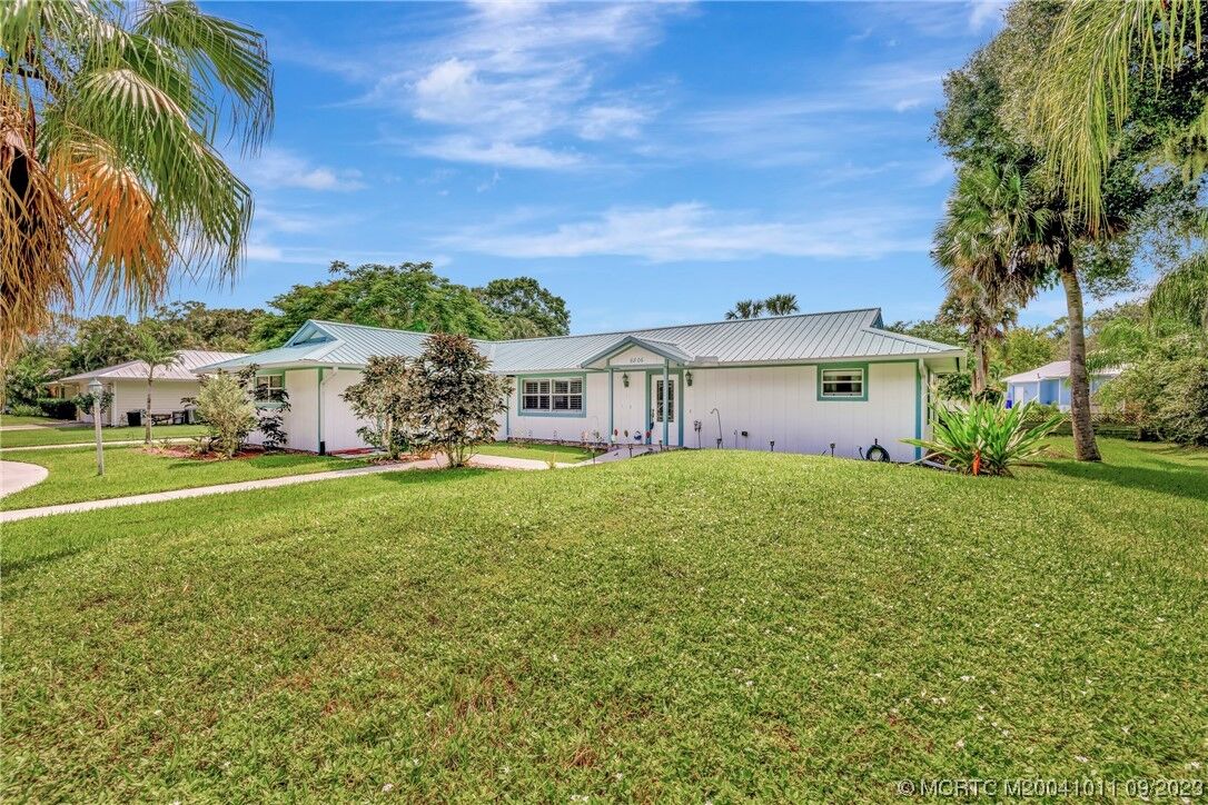 Property Photo: 6806 SW Chase Court FL 34997