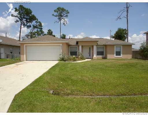 Property Photo:  2021 SW Pruitt Street  FL 34953 