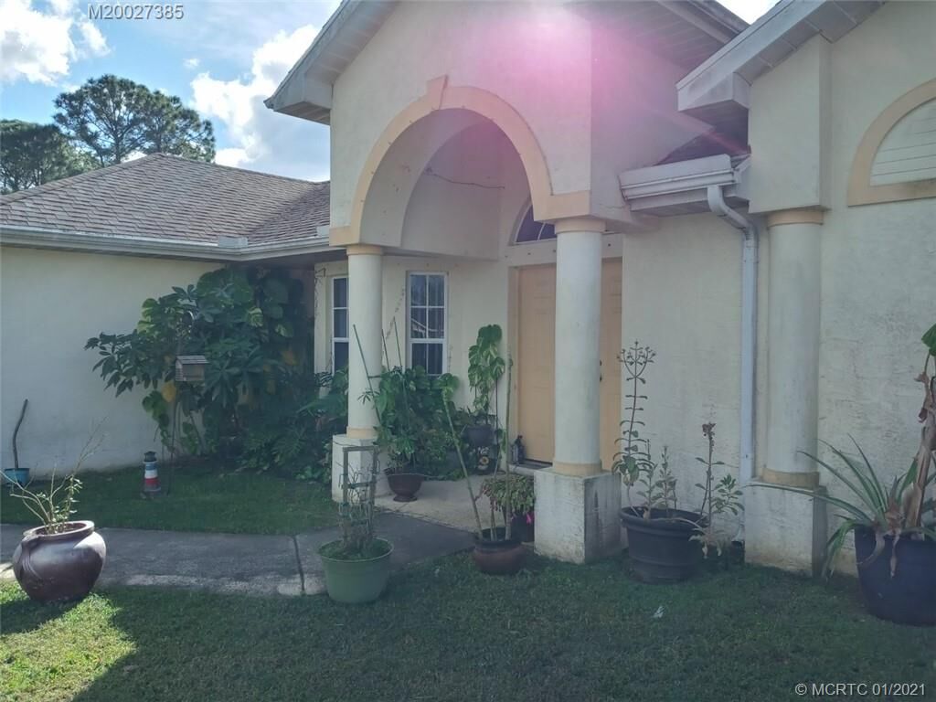 Property Photo: 2266 SW Elmwood Avenue FL 34953