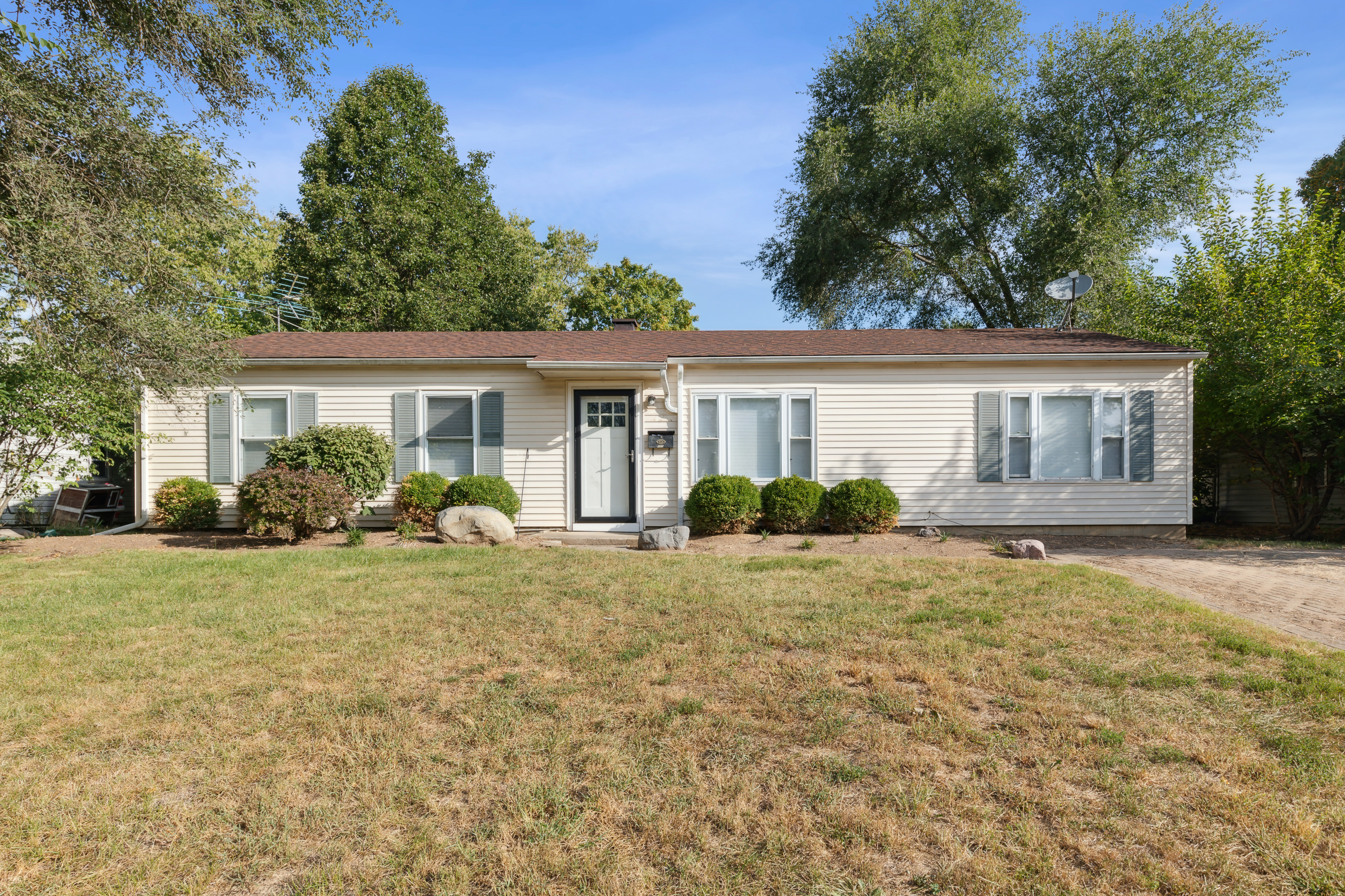 Property Photo: 325 Whitewater Dr OH 45030