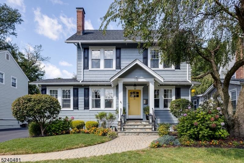 Property Photo: 715 Fairacres Ave NJ 07090