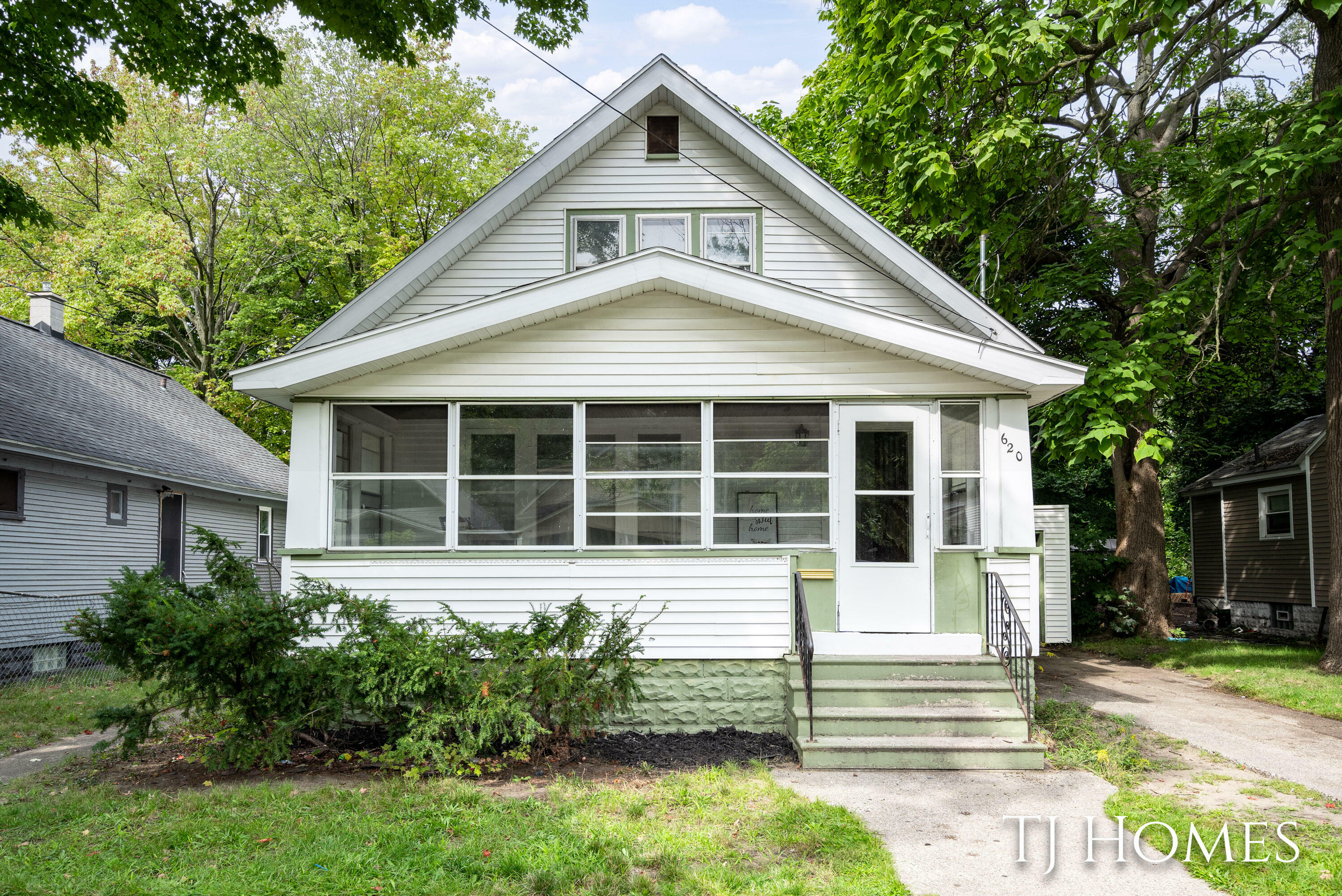 Property Photo:  620 Orchard Avenue  MI 49442 