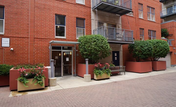 1222 Chicago Avenue 705  Evanston IL 60202 photo