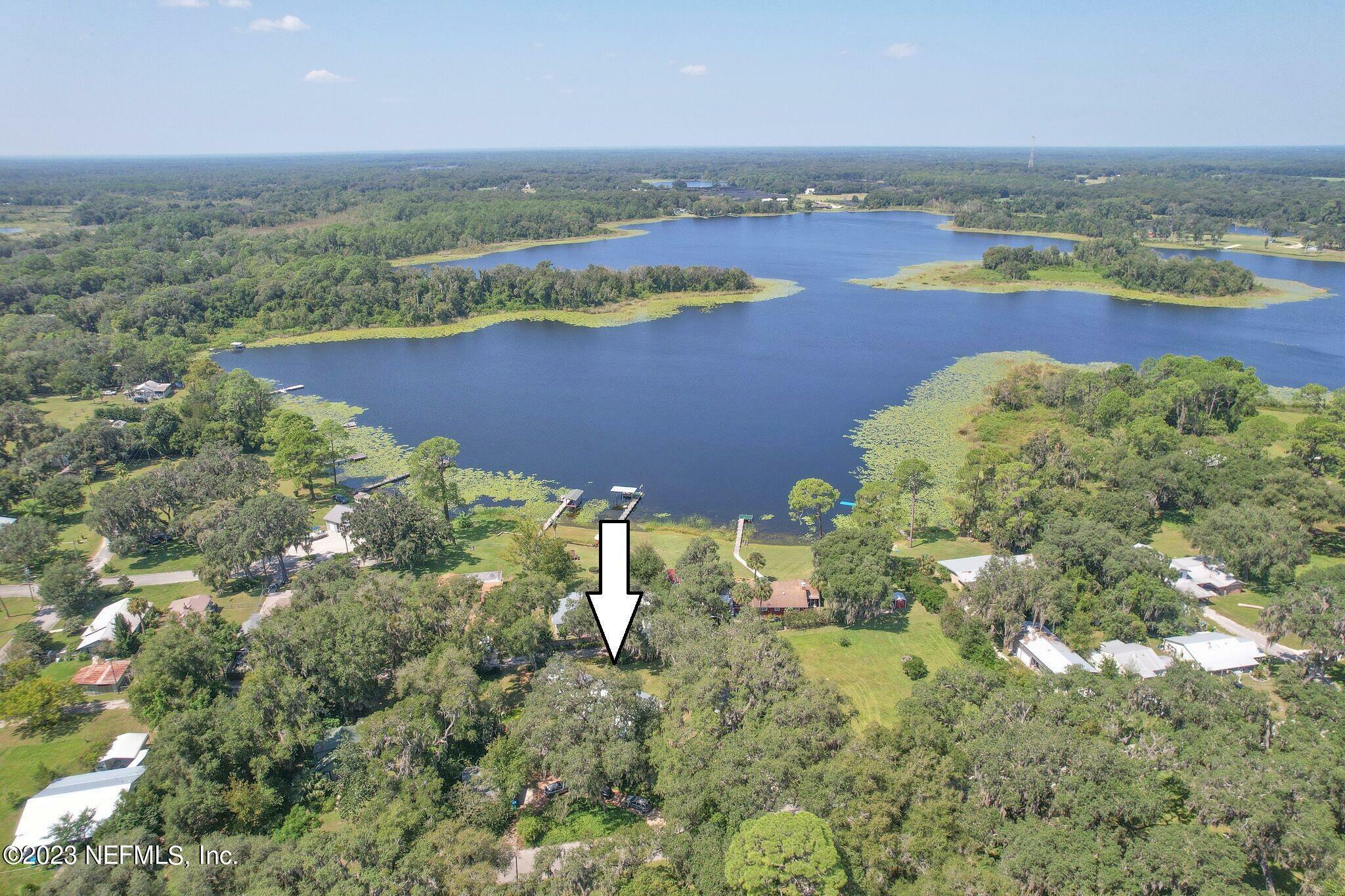 Property Photo: 801 Lemon Avenue FL 32112