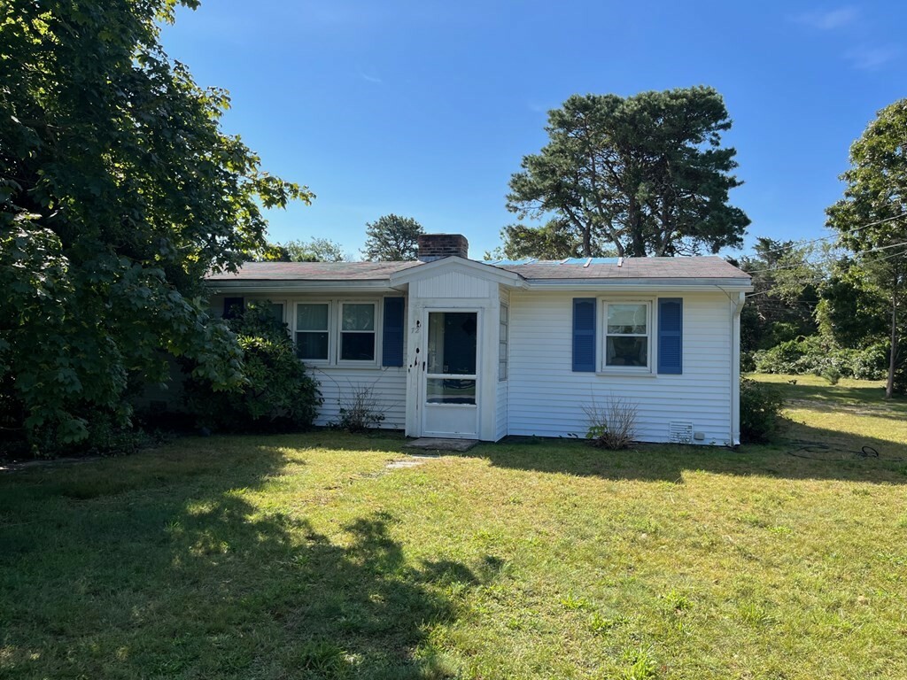 Property Photo:  72 Glen Road  MA 02601 