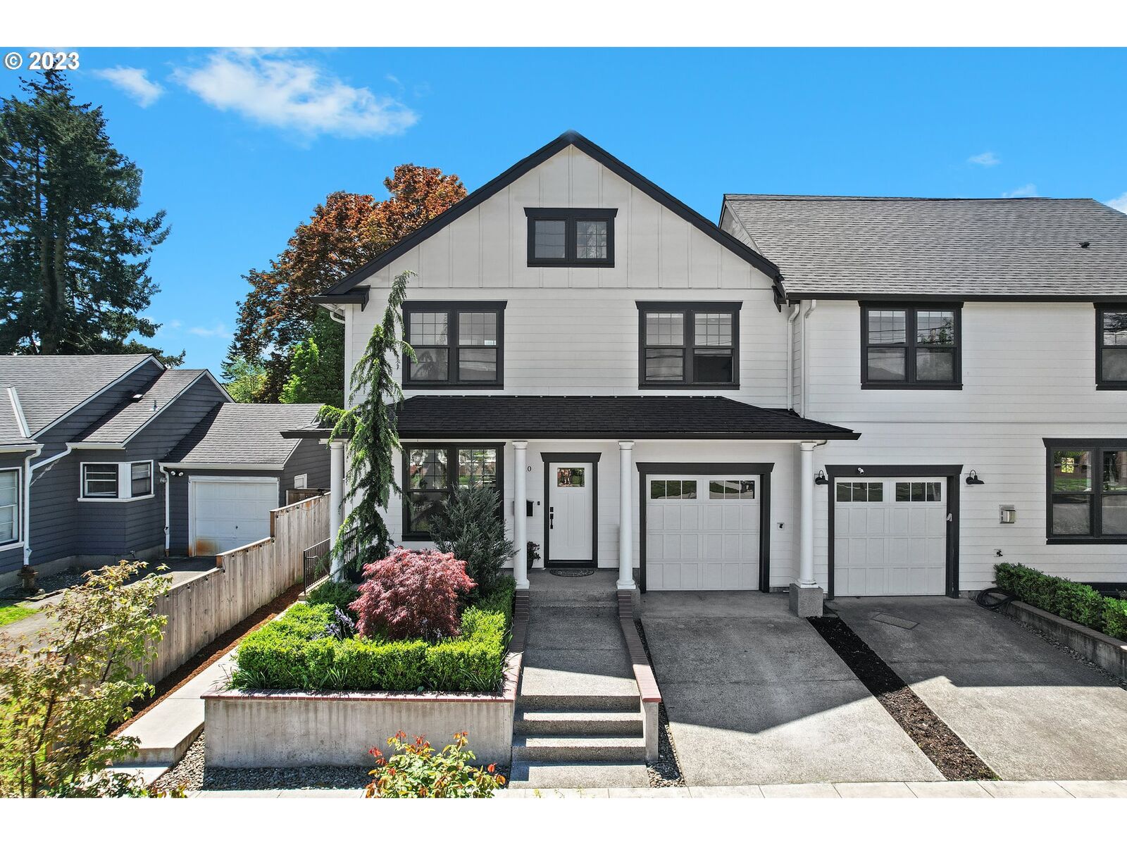 Property Photo:  5410 SE Woodward St  OR 97206 