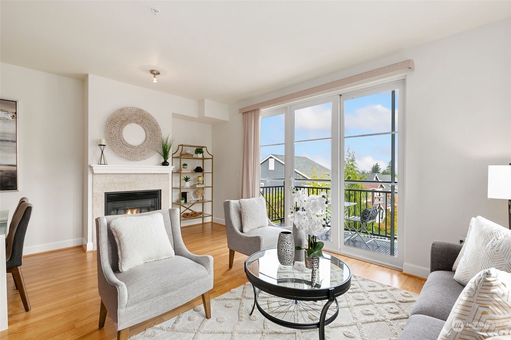 Property Photo: 1880 25th Avenue NE 215 WA 98029