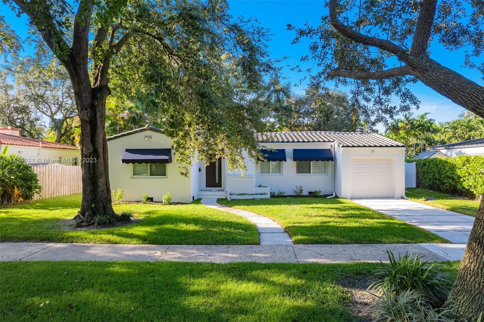 Property Photo: 114 NE 107th St FL 33161