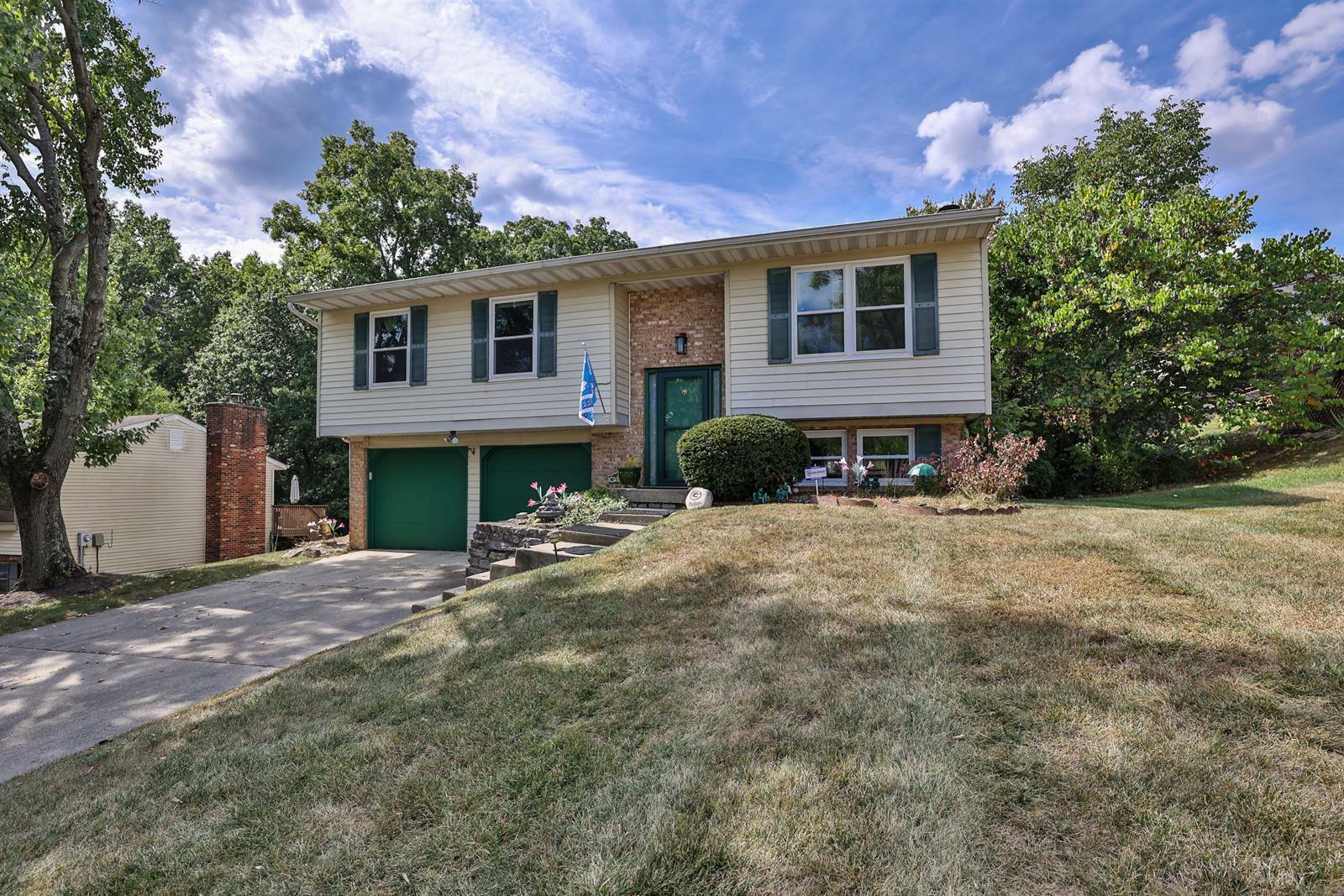 Property Photo: 9587 Newgate Ln OH 45231