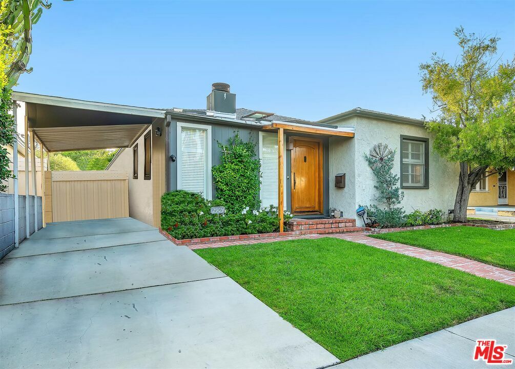 Property Photo:  2909   Ocean Ave  CA 90291 