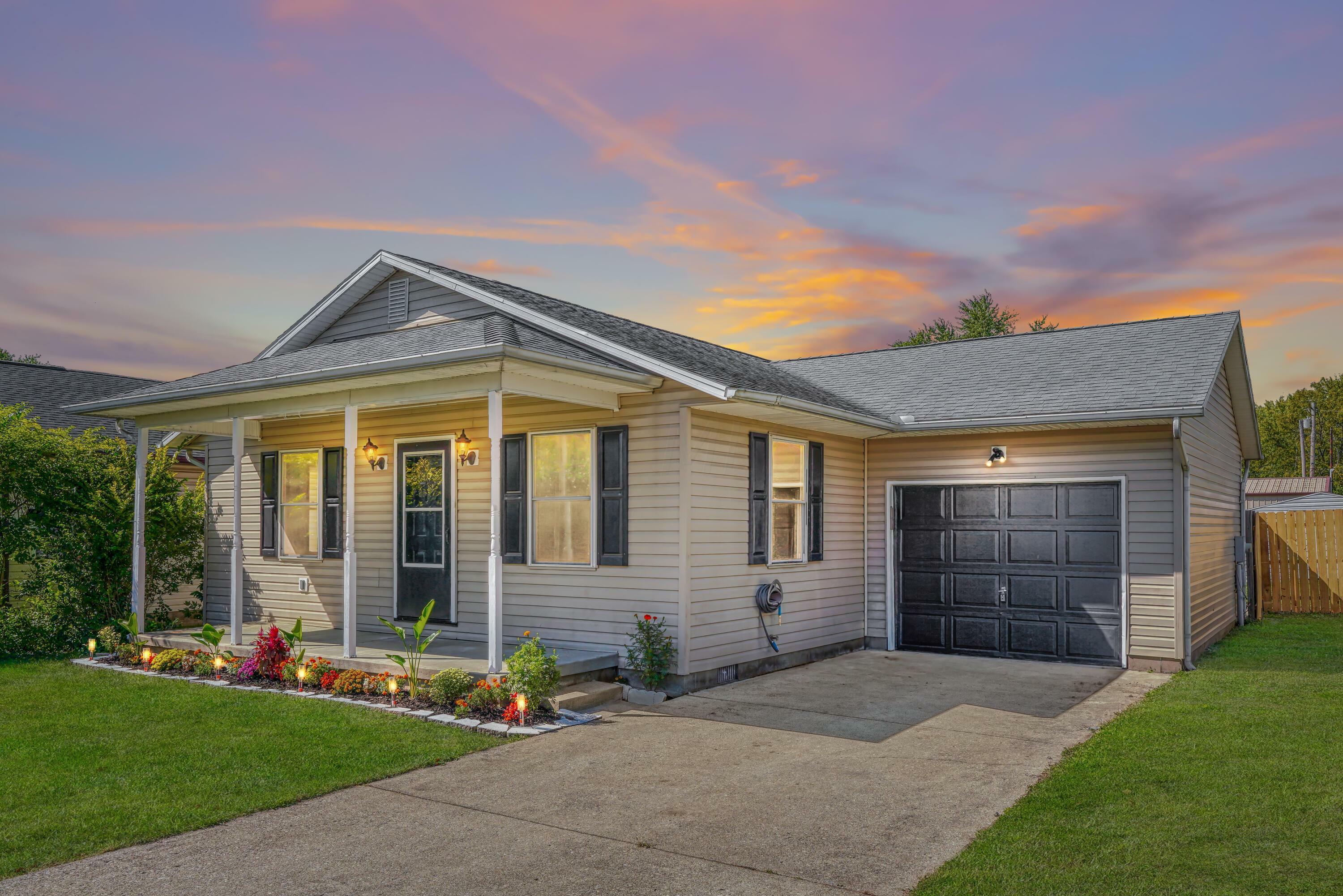 Property Photo: 840 Blackstone Street OH 43160