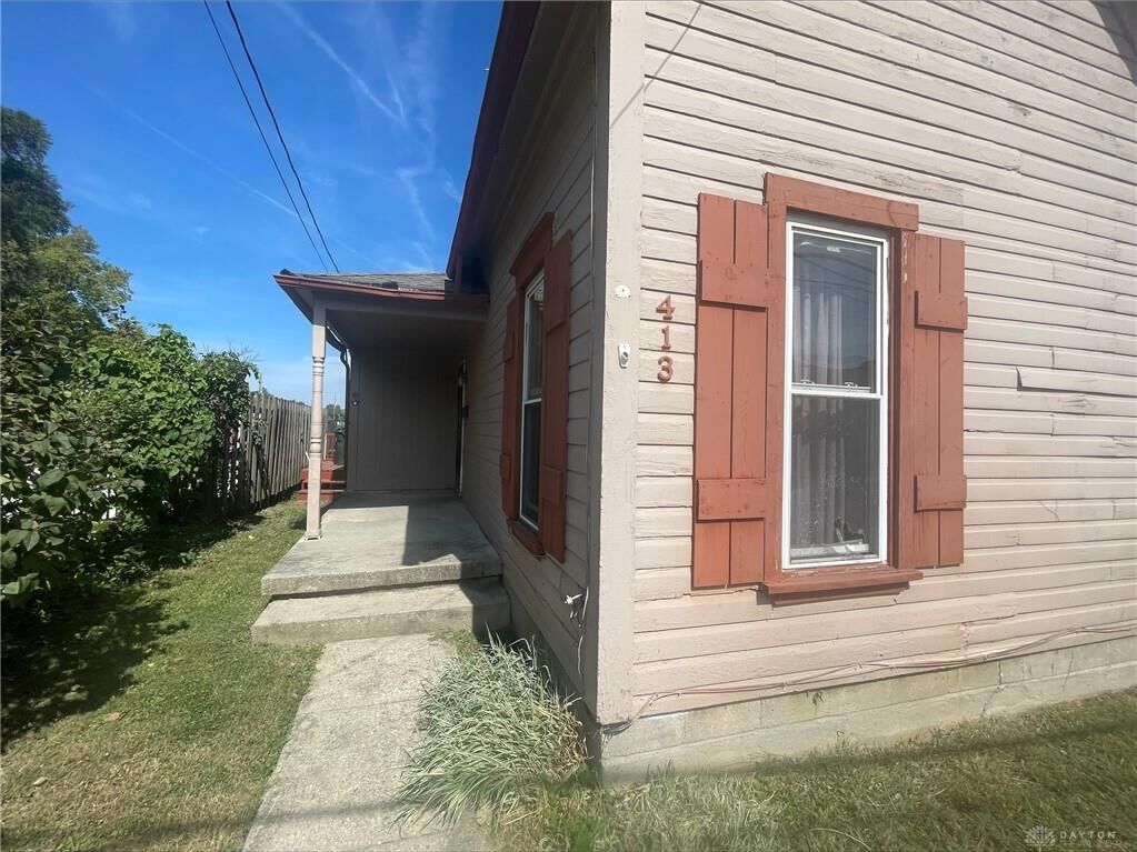 Property Photo: 413 E Water Street OH 45373