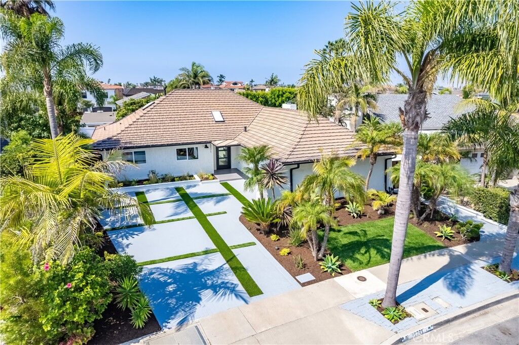 Property Photo:  16971 Roundhill Drive  CA 92649