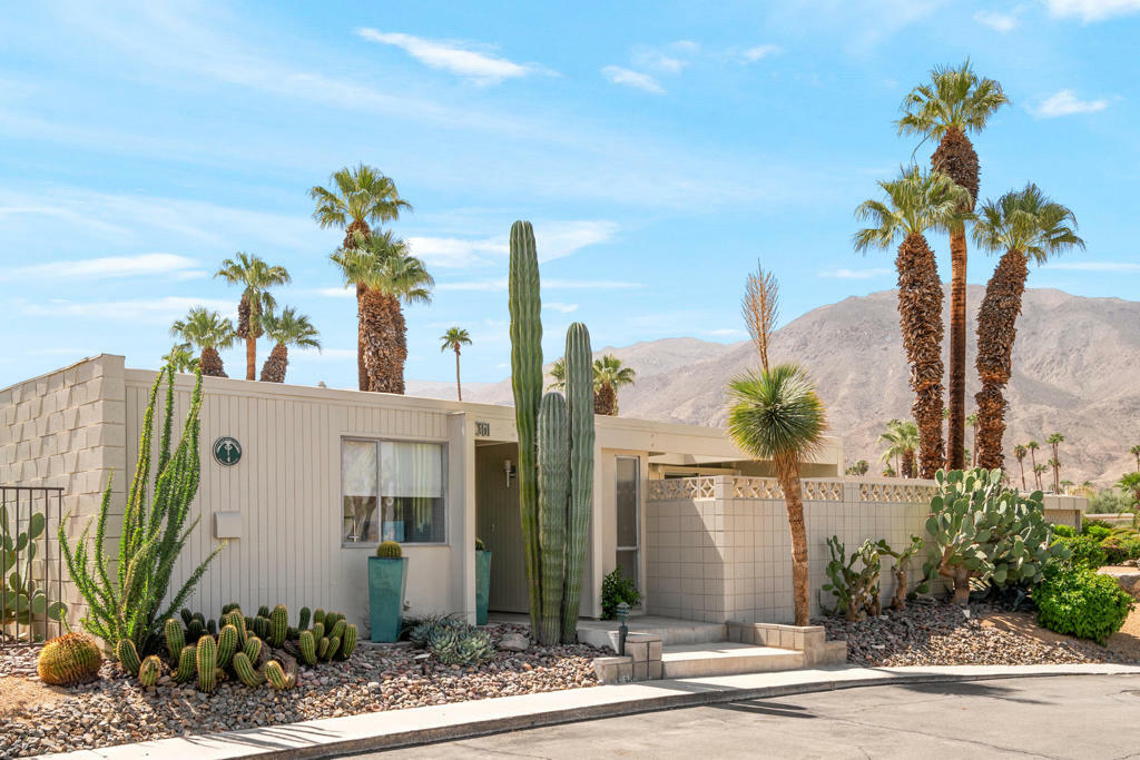Property Photo: 361 Sandpiper Street CA 92260