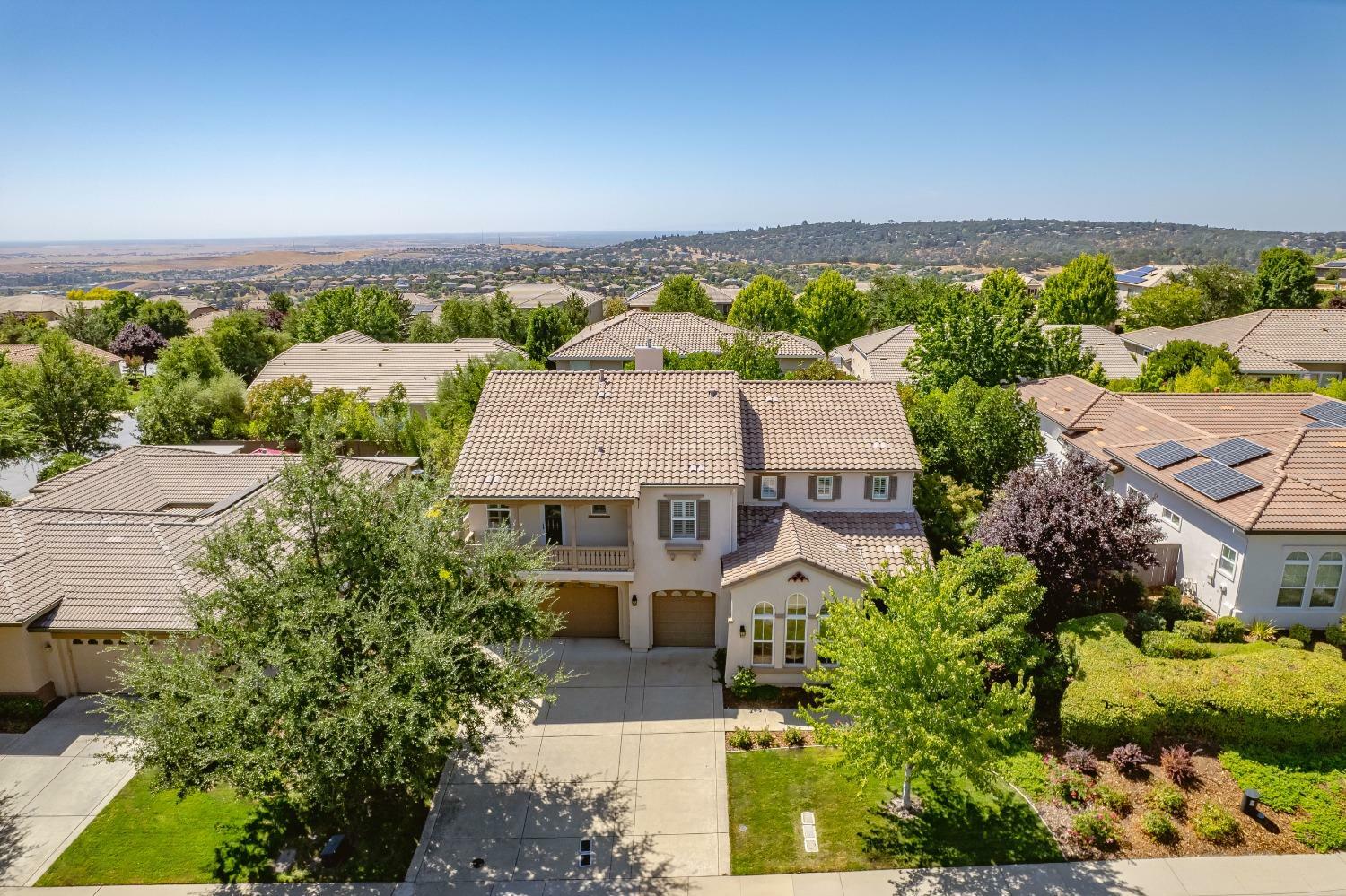 Property Photo: 7040 Tuscany Way CA 95762