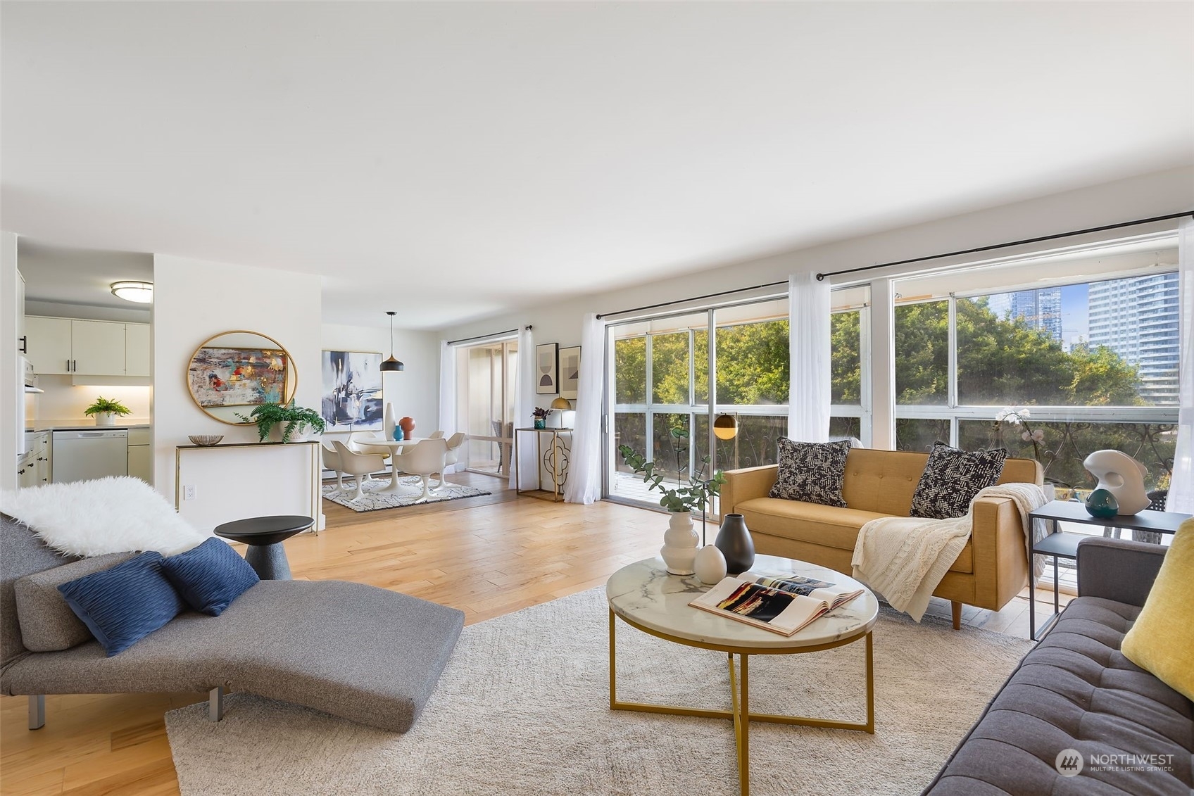 Property Photo: 1740 Melrose Avenue 201 WA 98122
