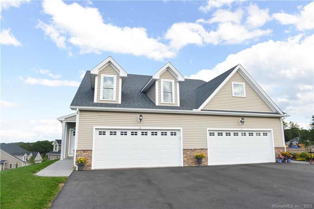 Property Photo: 49 Brookview Circle 49 CT 06010