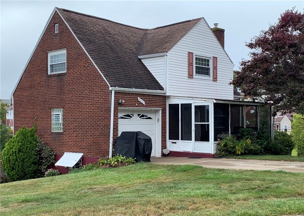 Property Photo: 4802 Clover Lane PA 15122