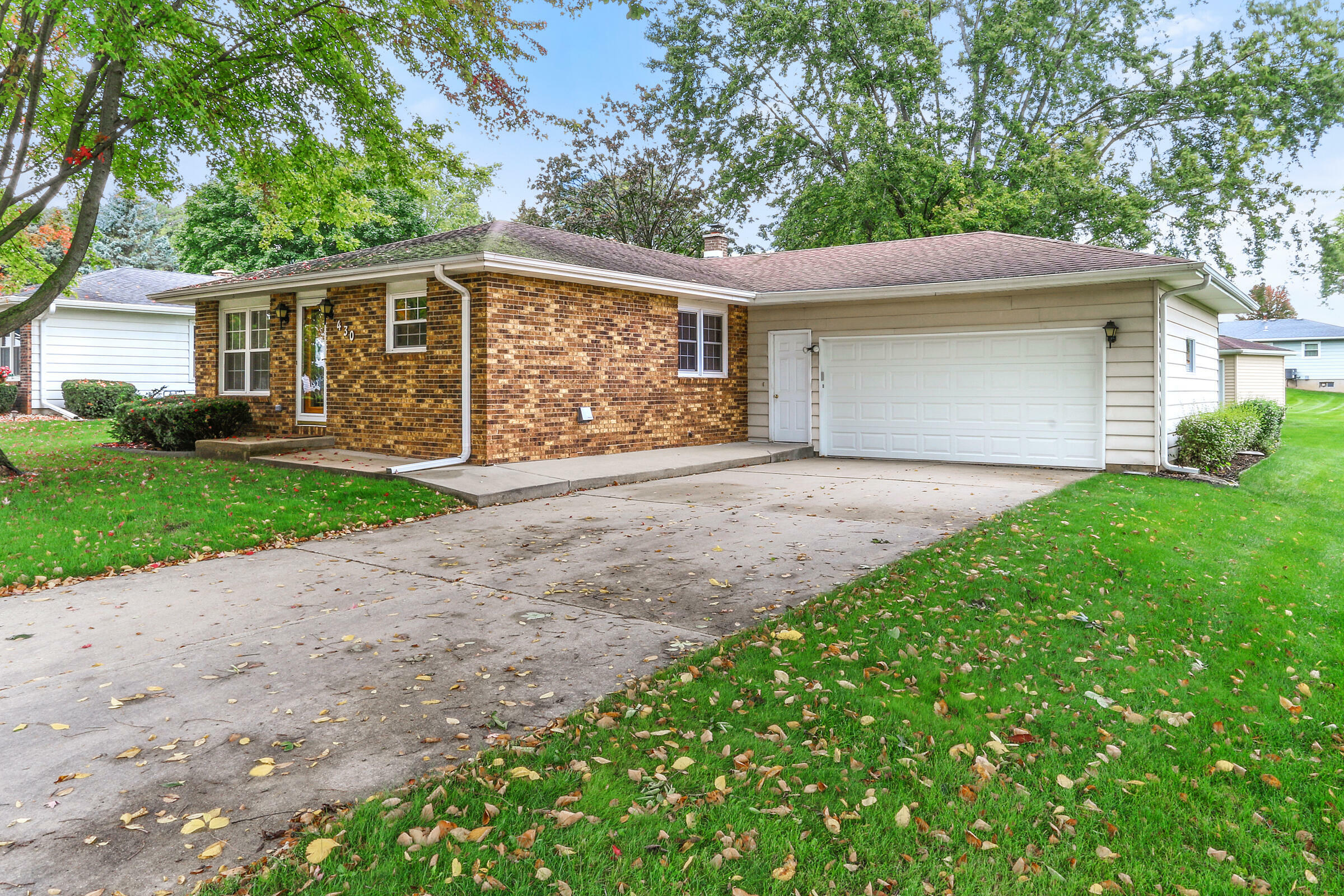 Property Photo:  430 Dale Dr  WI 53105 