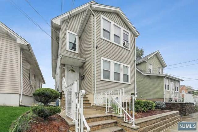 Property Photo:  44 New Street  NJ 07109 