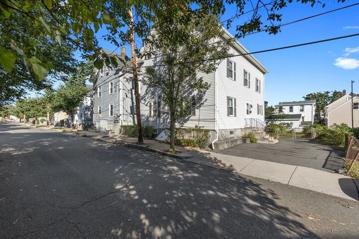 Photo de la propriété:  17 Union St  MA 01960 