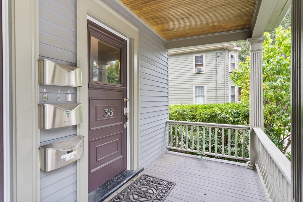 Property Photo:  38 Oxford St 3  MA 02143 