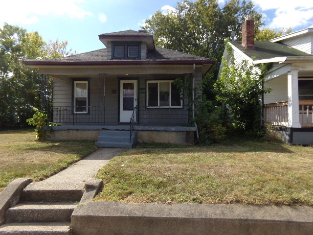 Property Photo:  804 Auburn St  OH 45042 