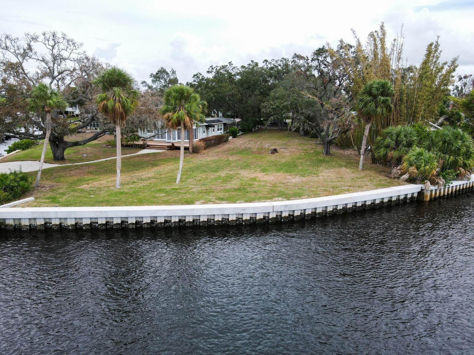 Property Photo: Venetian Court FL 34689