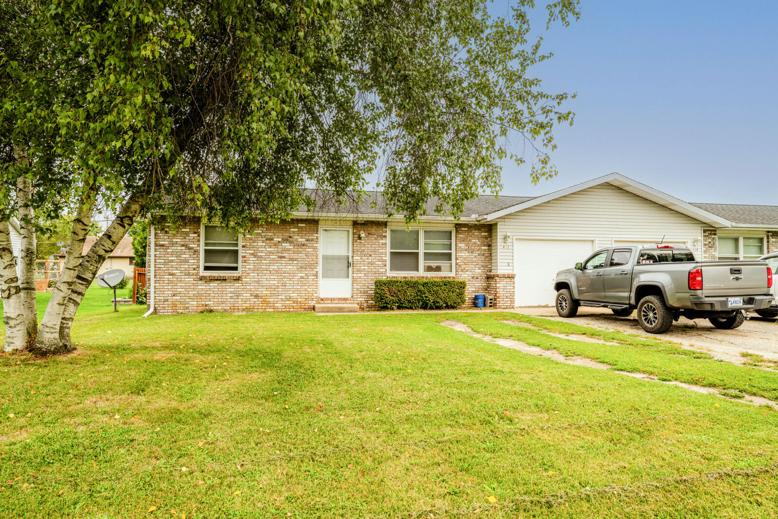 Property Photo:  612 Riverside Drive  MI 49098 