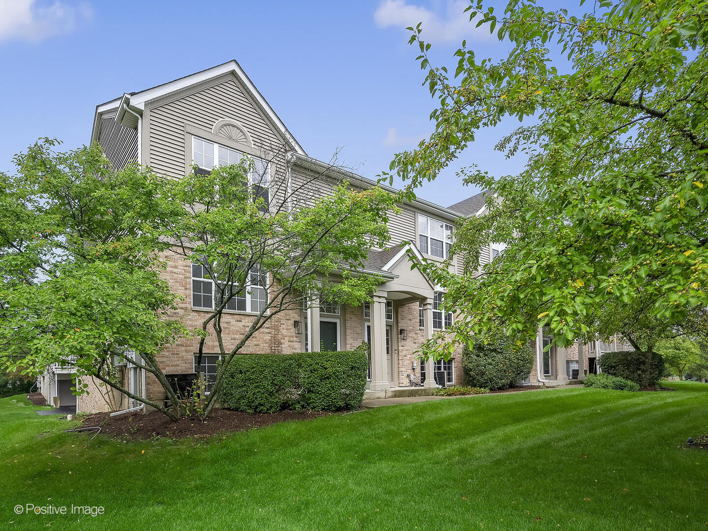 Property Photo:  2789 Woodmere Drive  IL 60561 