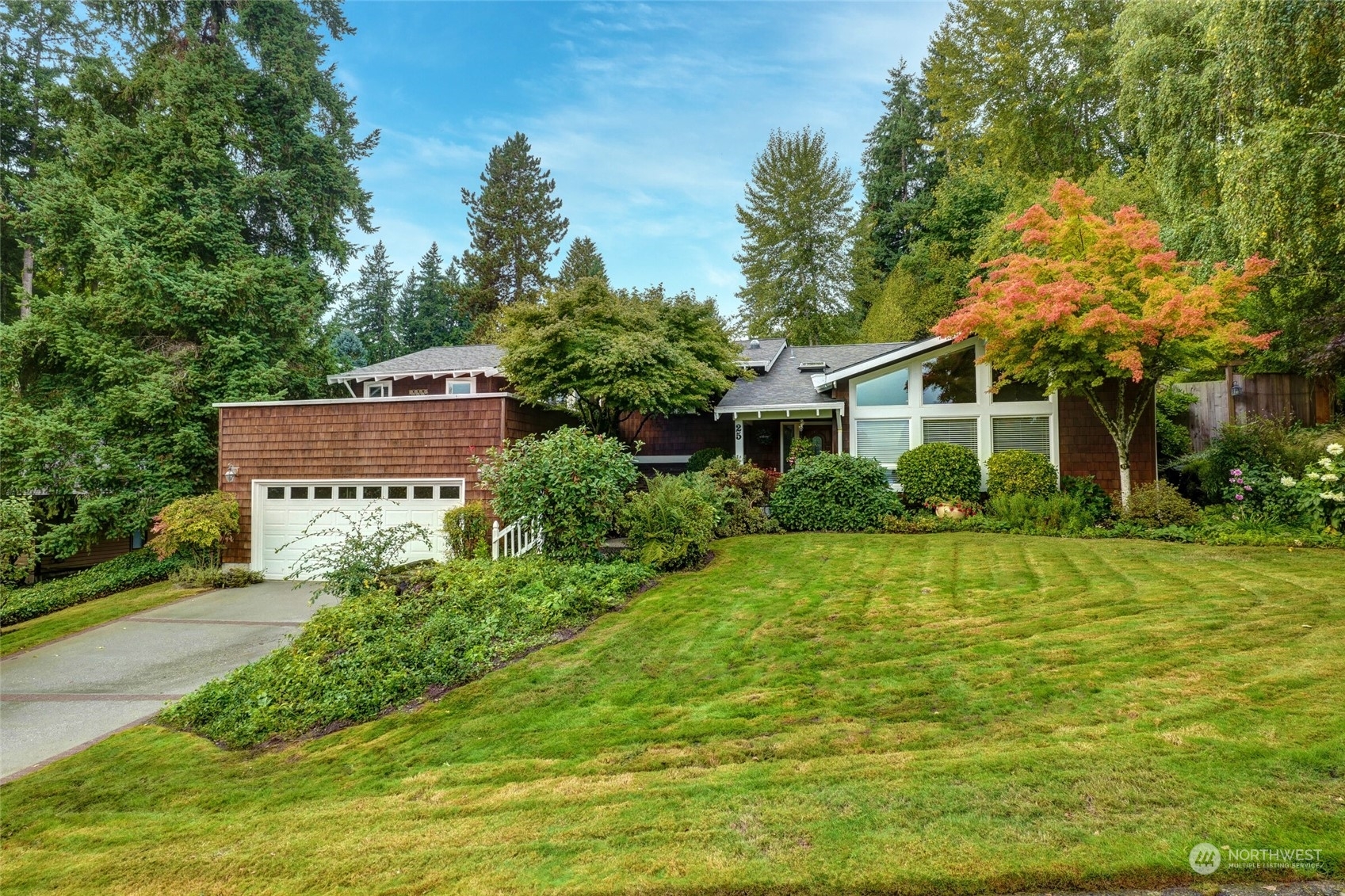 Property Photo:  25 174th Place NE  WA 98008 