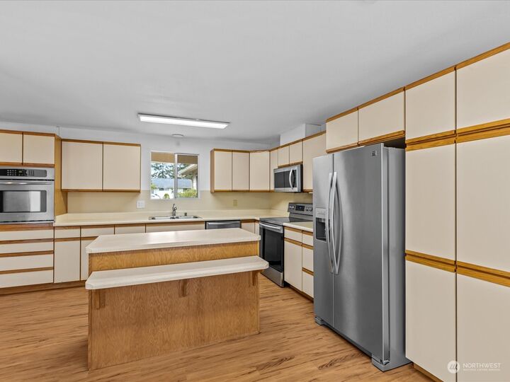 Property Photo:  1324 Orchard Loop  WA 98277 