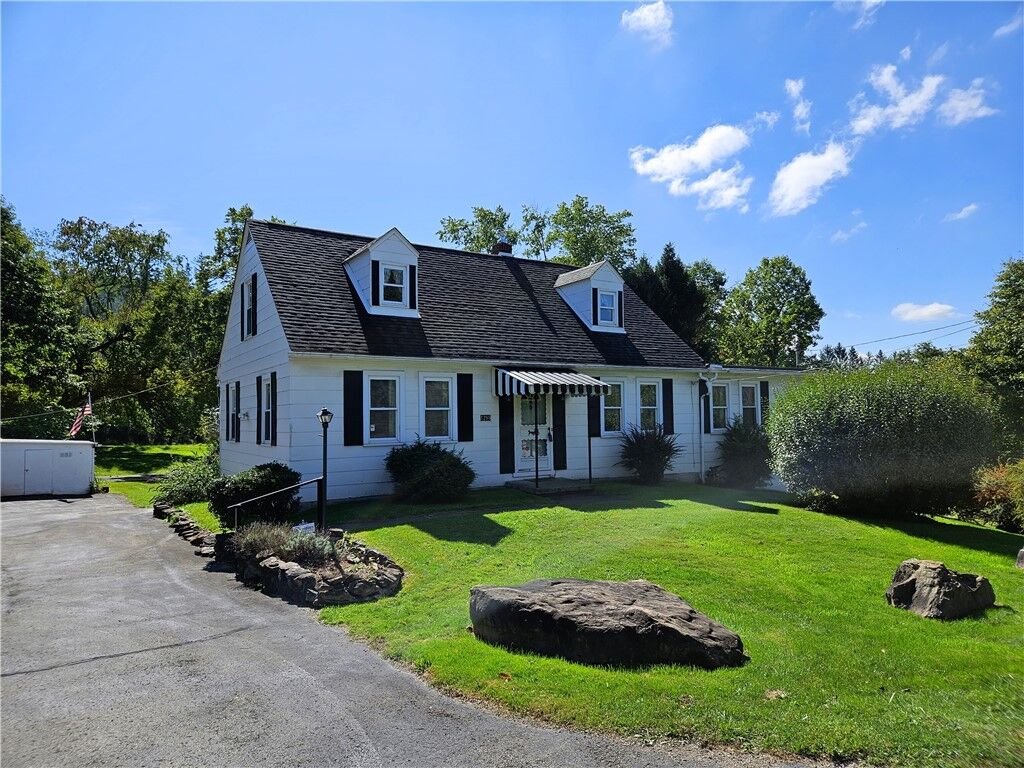 Property Photo:  1288 Route 30  PA 15655 